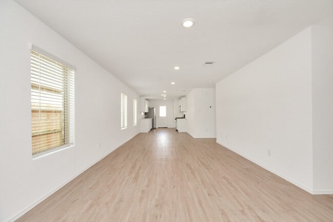 Building Photo - 26726 Paloma Blanca Dr