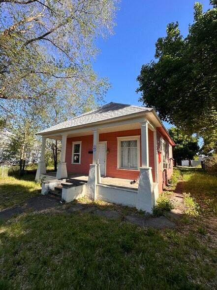 Building Photo - 2013 E 1st Ave