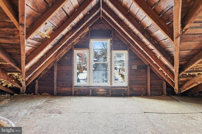 Building Photo - 520 S Kent St