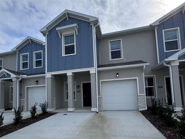Building Photo - 2494 Skyline Lp