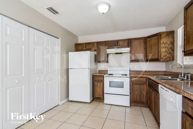 Building Photo - 3112 Gordon Ct