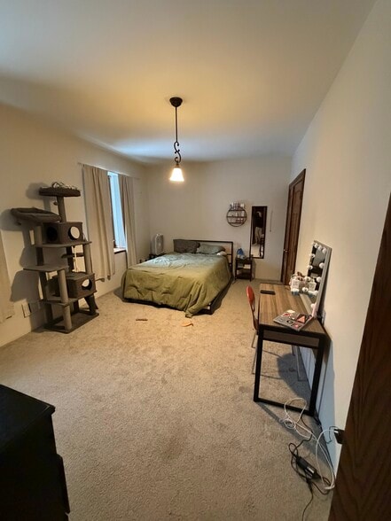 Building Photo - 261 Averill Ave