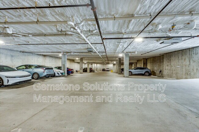 Building Photo - 1125 10th Ave N