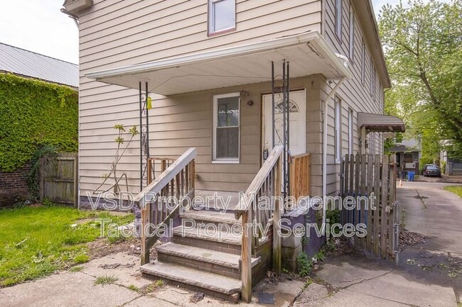 Building Photo - 3651 E 55th St