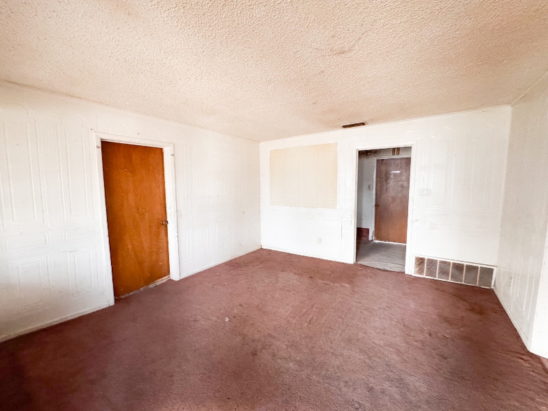 Building Photo - 1302 E Collin St