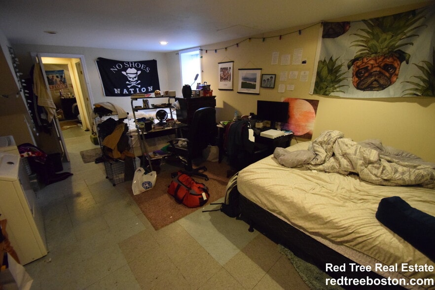 Building Photo - 31 Wade St