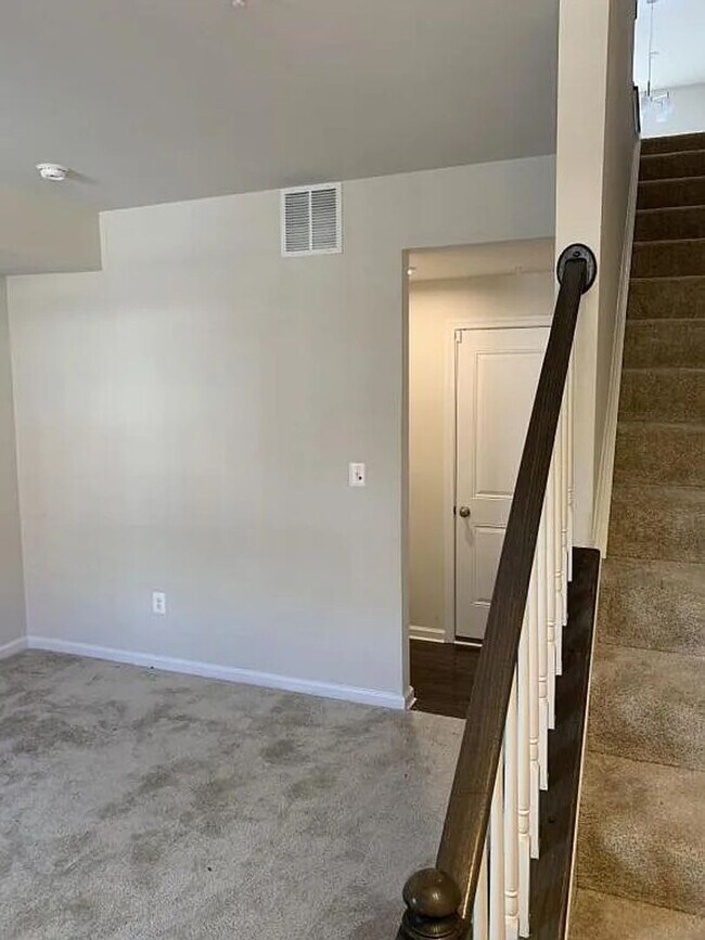 Building Photo - Modern 2BR + Office Townhome with Garage &...