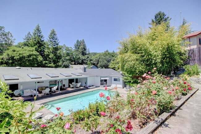 Building Photo - 3340 Terra Linda Dr