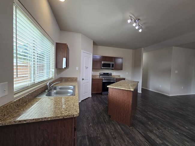 Building Photo - 322 Ambrose Avenue