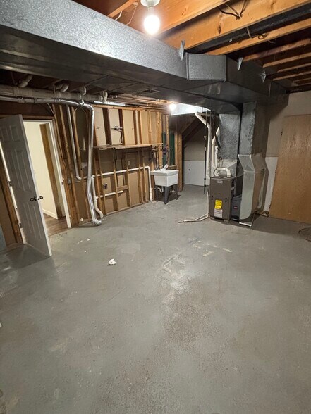 Building Photo - 11 Edgartown Ct