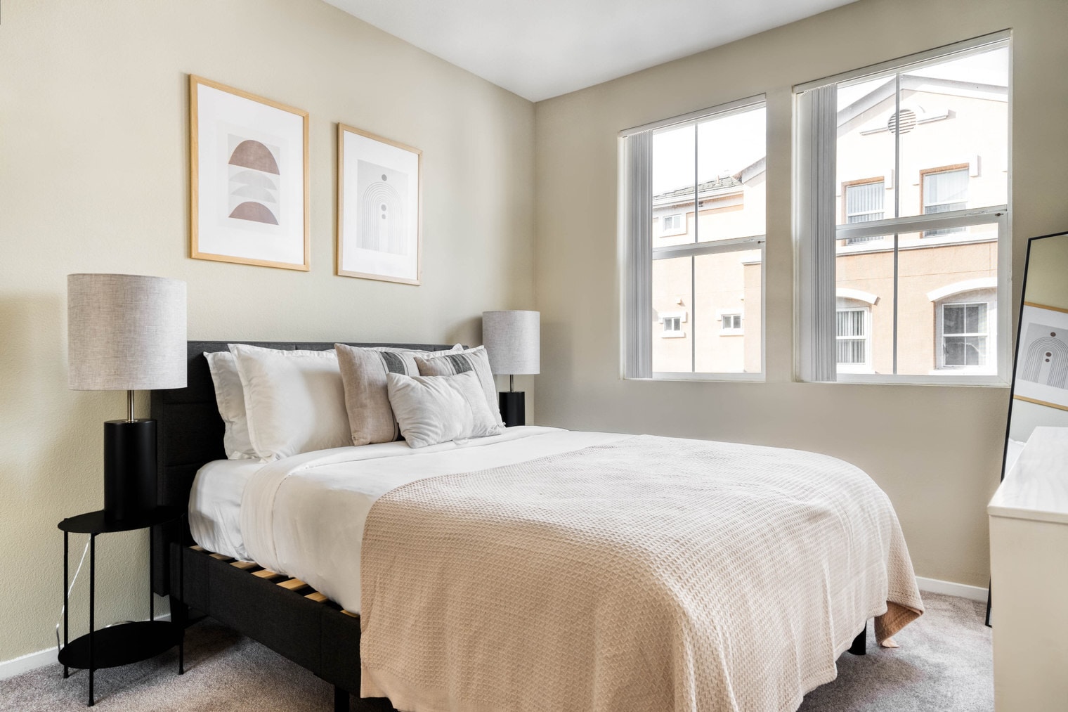 Building Photo - 121 Roble Rd