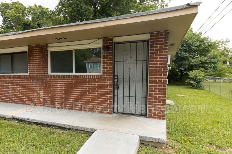 Building Photo - 1008 N Hawthorne St