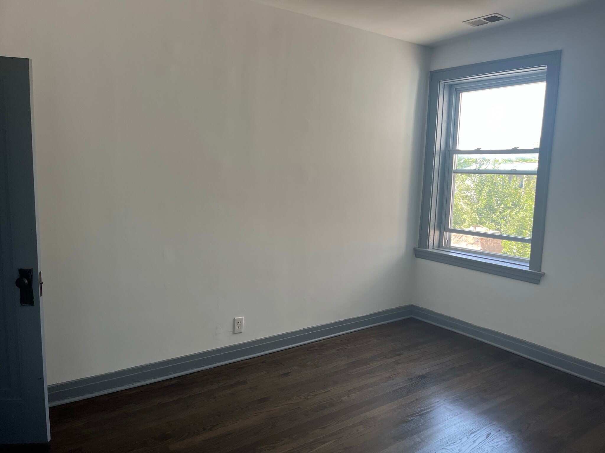 Building Photo - 1918 South Sawyer Avenue