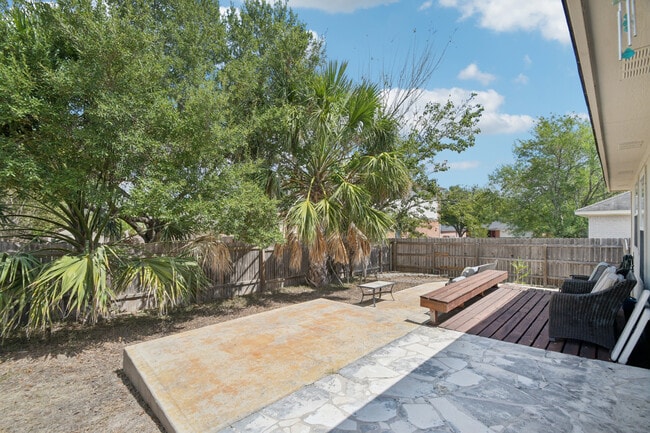 Building Photo - 247 San Felipe Dr