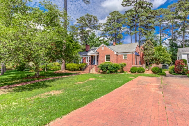 Building Photo - 1216 Duplin Rd