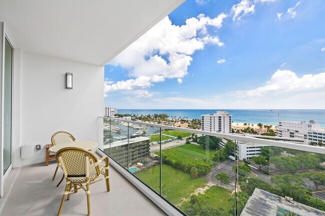 Building Photo - 3055 Harbor Dr