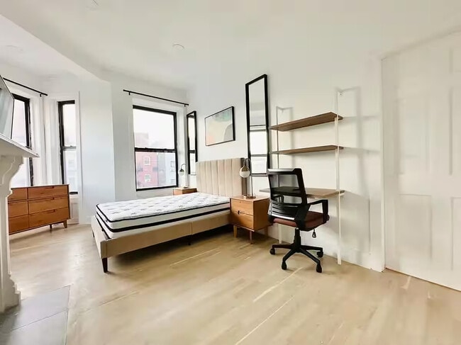 Building Photo - 1223 Bedford Ave
