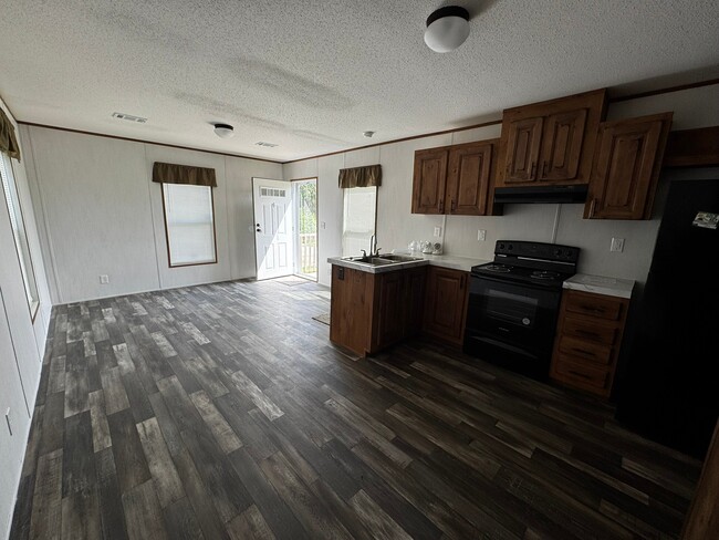 Building Photo - 7650 FL-78