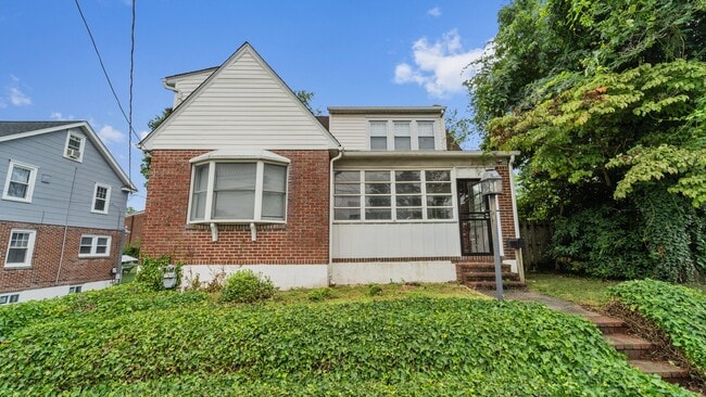 Building Photo - 16 Boxwood Rd
