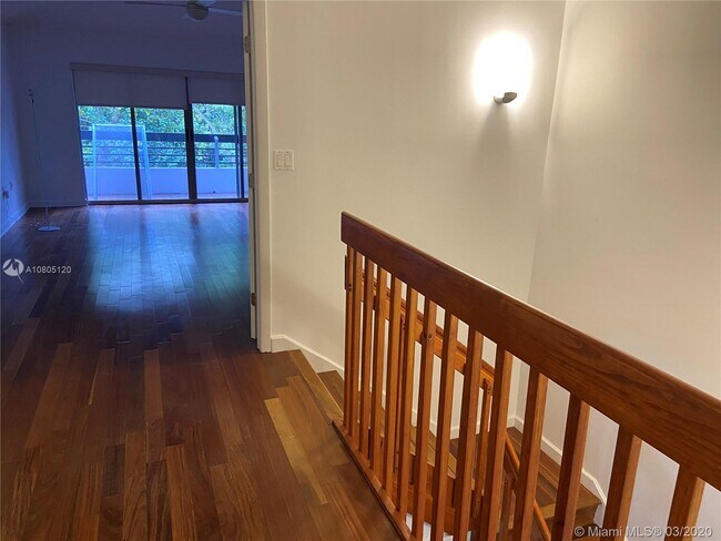 Building Photo - 3475-10 Mystic Pointe Dr
