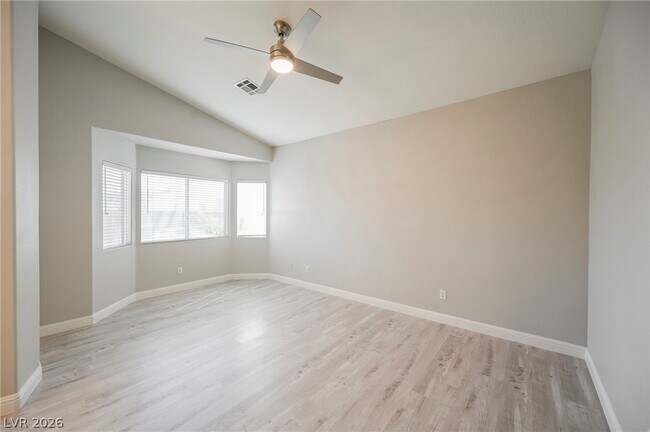 Building Photo - 490 Beaconwood St