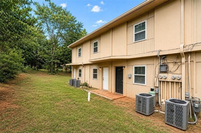 Building Photo - 88 Angie Dr
