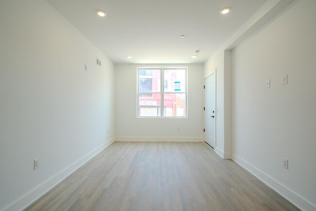 Building Photo - 1710 N 24th St