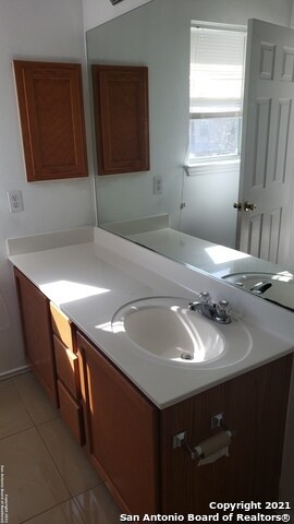 Building Photo - 4311 Lakeway Dr