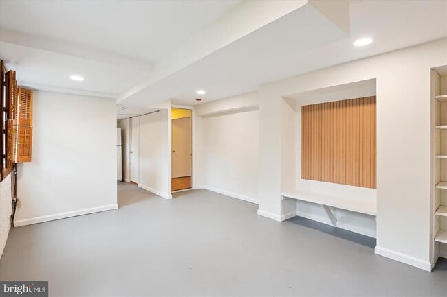 Building Photo - 6302 Orchid Dr