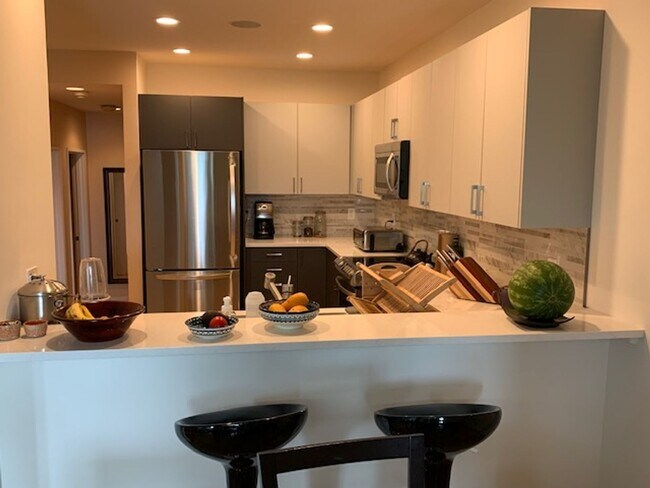 Building Photo - South Lake Union / Queen Anne Condo at the...
