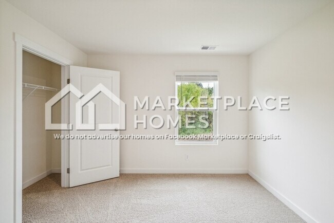 Building Photo - 4146 Hines Ln NE