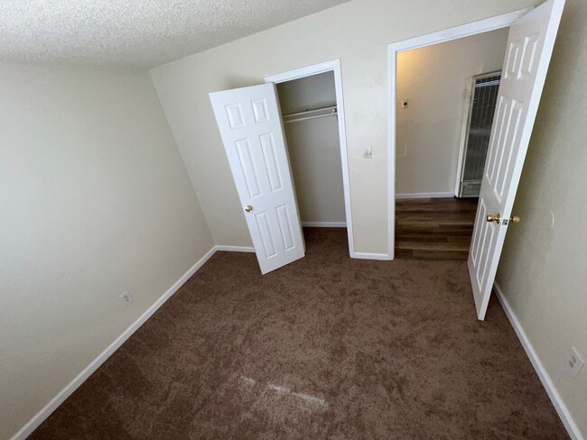 Building Photo - Adelanto Family Neighborhood! $2,100 3 Bed...