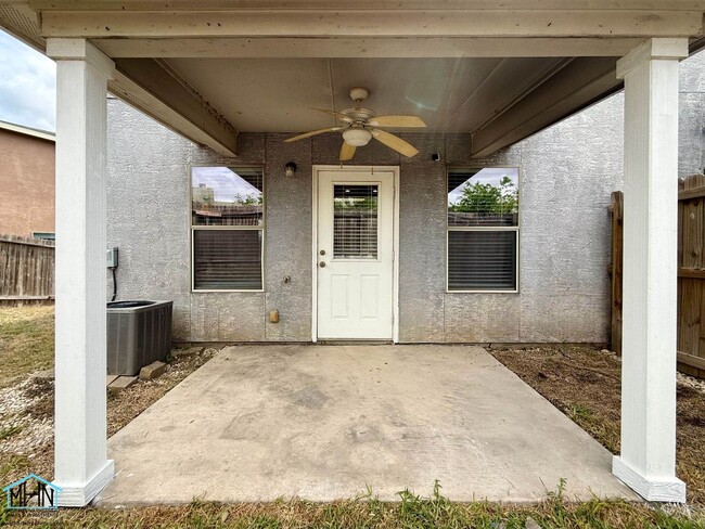 Building Photo - Beautiful Two Story Duplex Near Randolph AFB and FT SAM Houston!