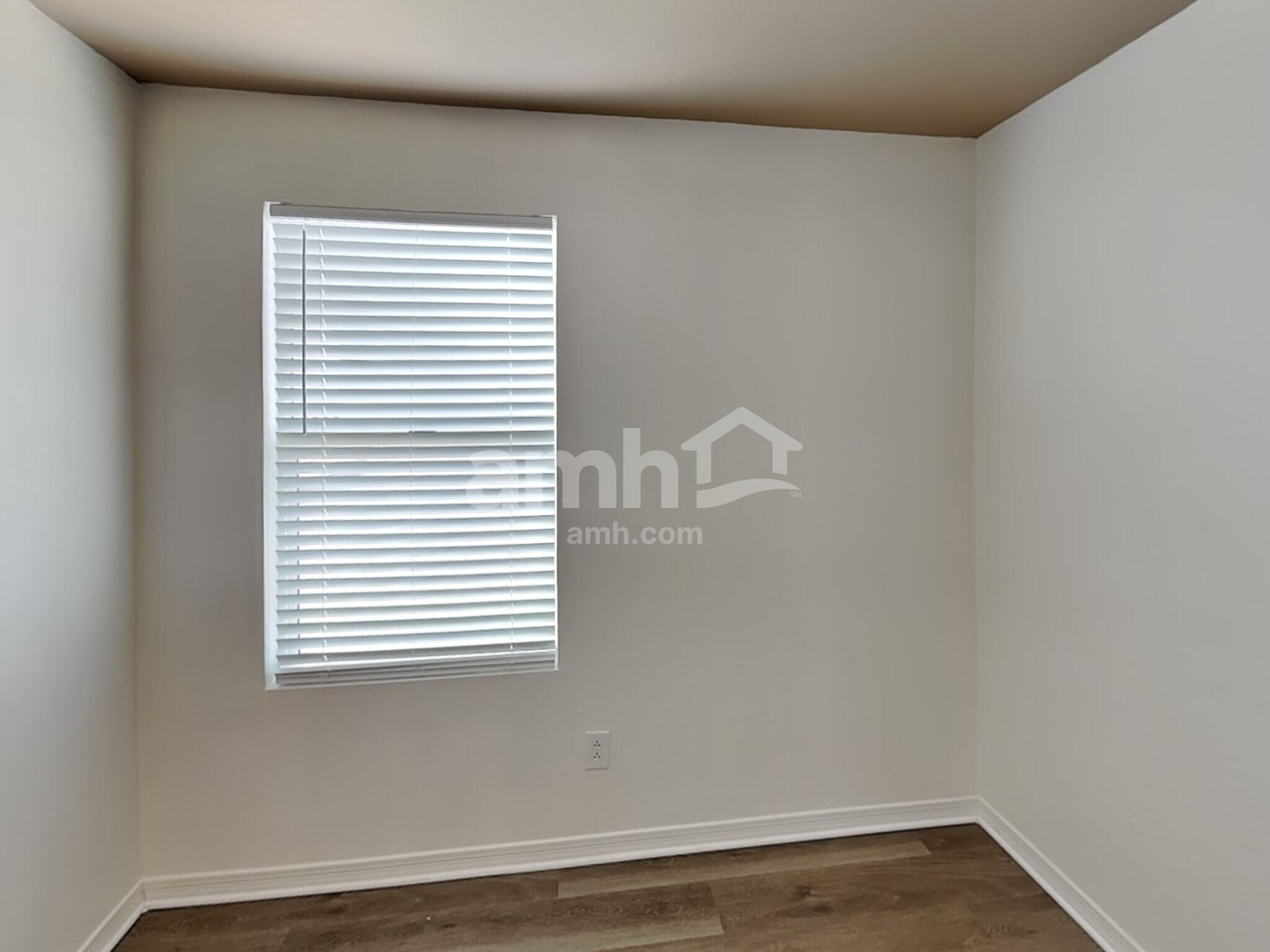 Building Photo - 20784 W Hamilton St