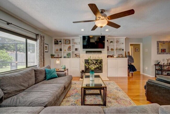 Building Photo - 3203 Stoneybrook Ln