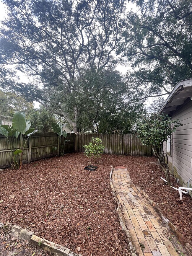 Building Photo - 2501 Oberlin Ave