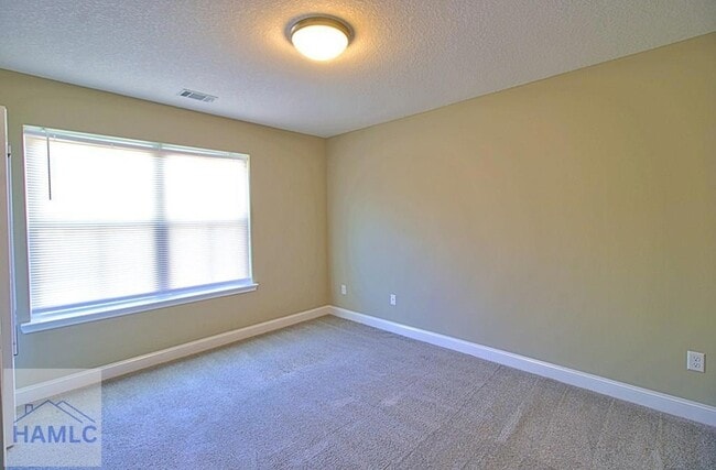 Building Photo - 587 Fairview Cir