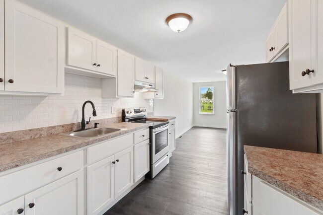 Building Photo - Modern 3BR/2BA Home in Columbia Borough School District w/ Fenced Yard & Central Air!