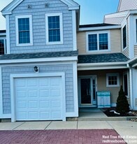 Building Photo - 37 Village Dr
