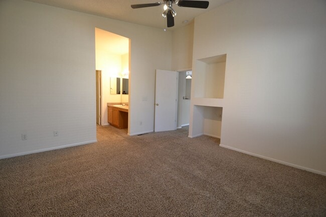 Building Photo - 3 Bed 2 Bath Ranch with Unfinished Basemen...