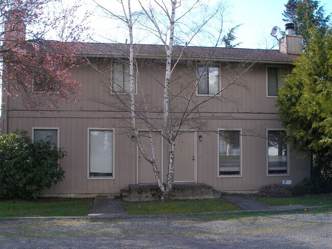 Building Photo - 2319 Wilson Ave