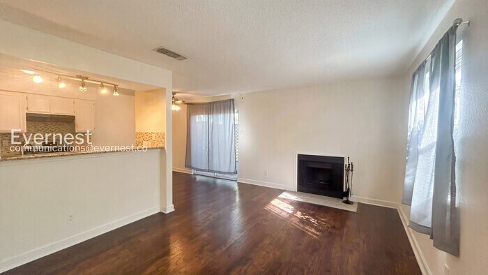 Building Photo - 900 Taulbee Ln