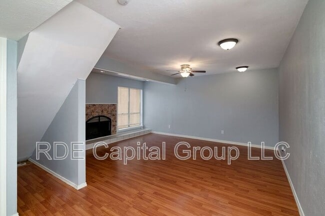 Building Photo - 3121 Park Ln
