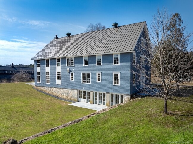 Building Photo - 65 Hammertown Rd