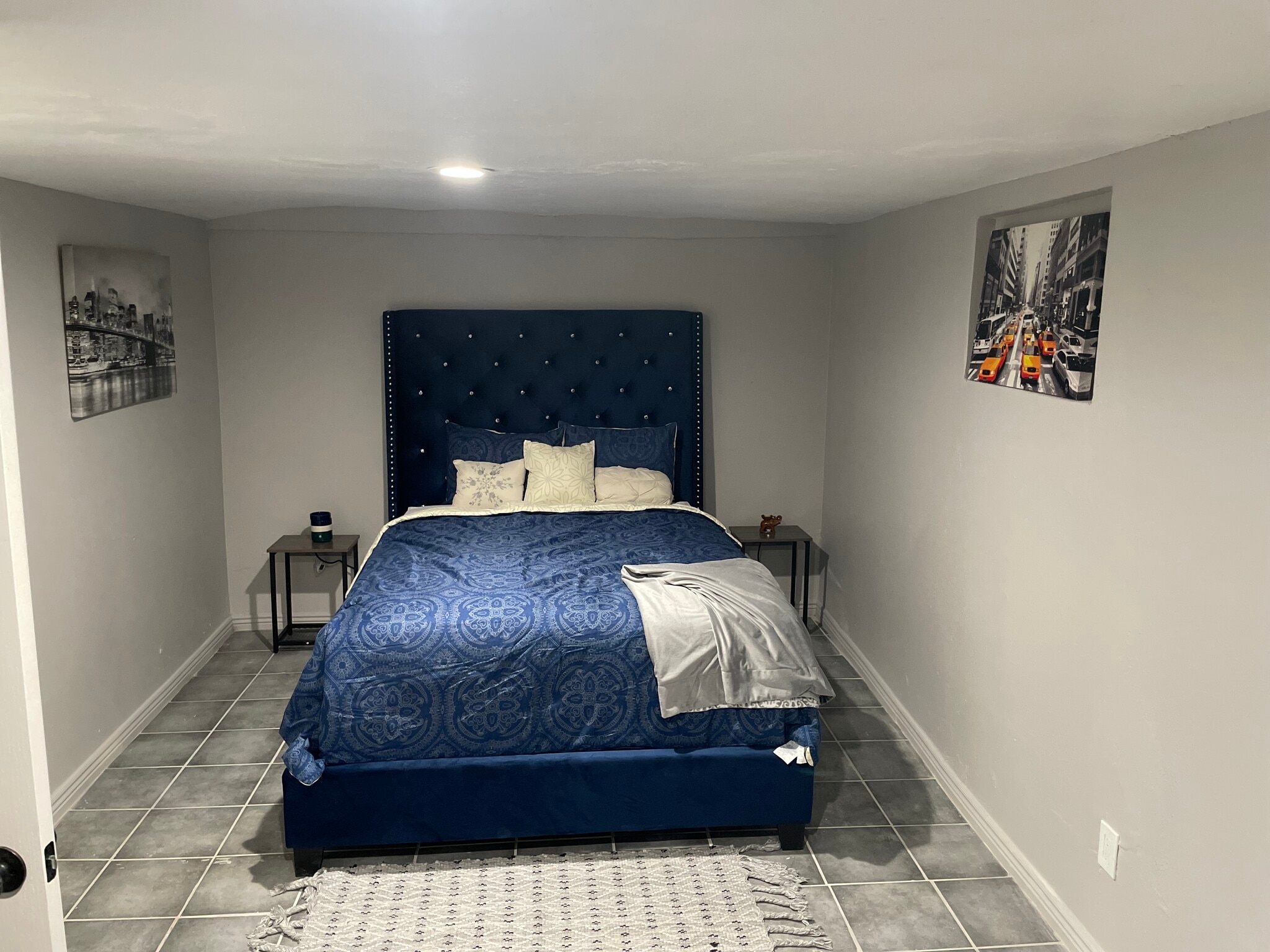 Queen bed and side tables for comfortably - 2302 E Yale St