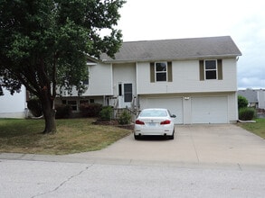 Building Photo - short term lease available