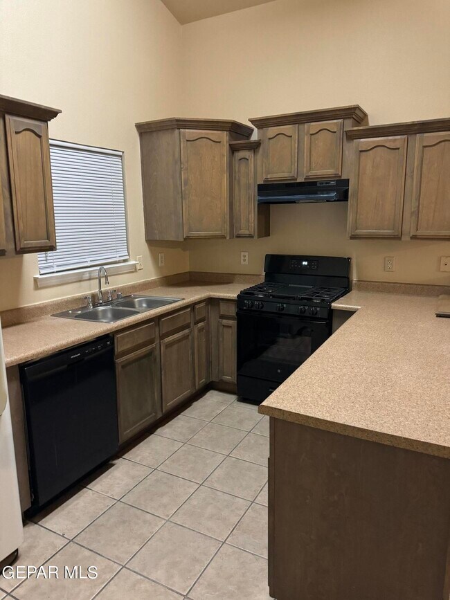Building Photo - 4116 Tierra Bronce Dr