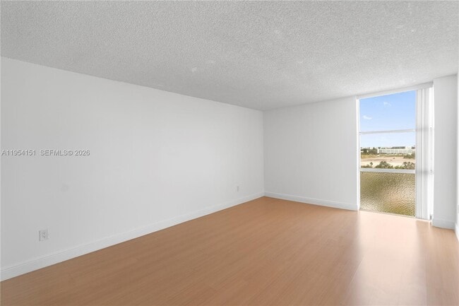 Building Photo - 2350 NE 135th St