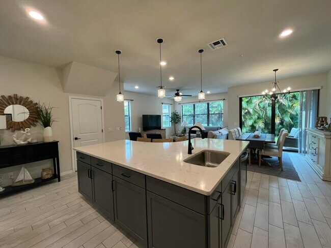 Building Photo - 8193 Cinch Way