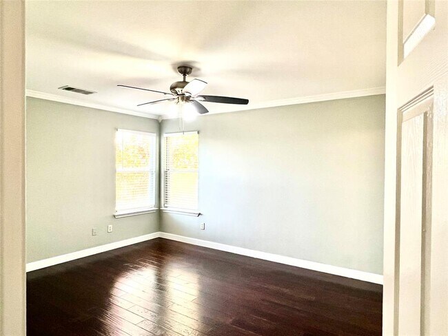 Building Photo - 10516 Dunham Forest Rd